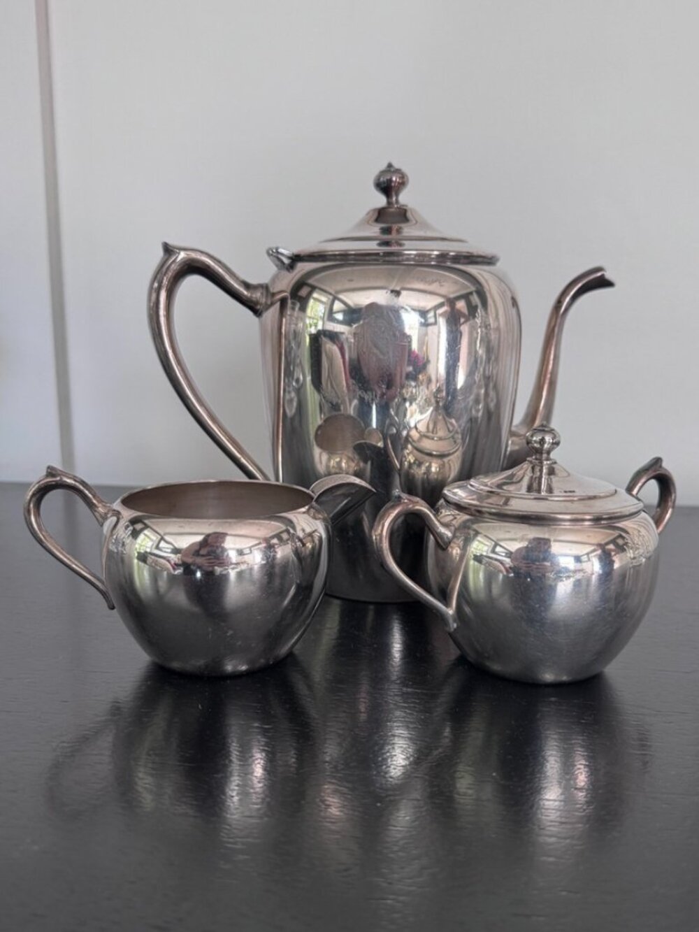 F.B. Rogers Silver Co. Vintage 3-Piece Tea Service Set – Silver on Copper - Picture 2 of 7